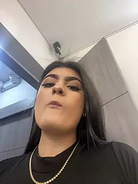 IrisBaker online show from 4, 1, 2025