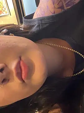 IrisBaker online show from 26, 2, 2025