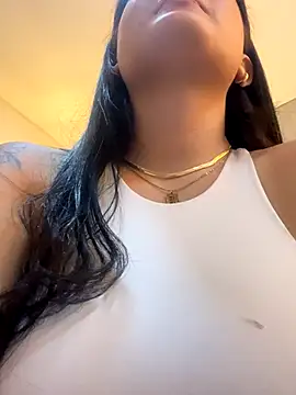 IrisBaker online show from 8, 9, 2025