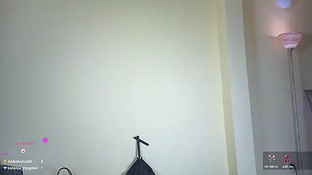 Snapshot of Finibondi chatting on 1, 2, 2025 Finibondi online show from 1, 2, 2025