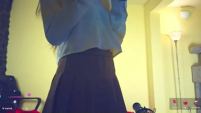 Snapshot of Finibondi chatting on 8, 3, 2025 Finibondi online show from 8, 3, 2025