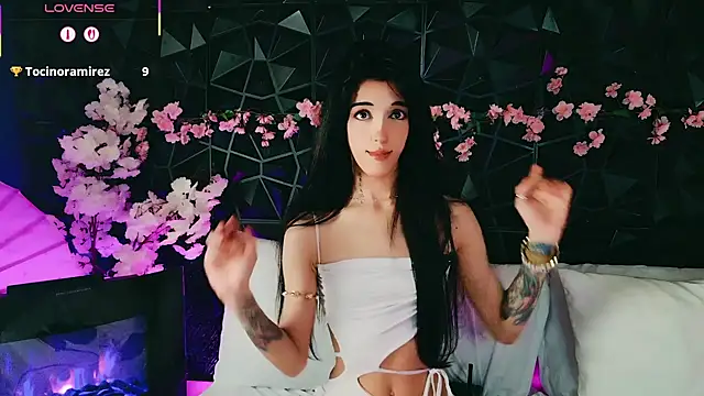 Snapshot of Finibondi chatting on 16, 9, 2025 Finibondi online show from 16, 9, 2025