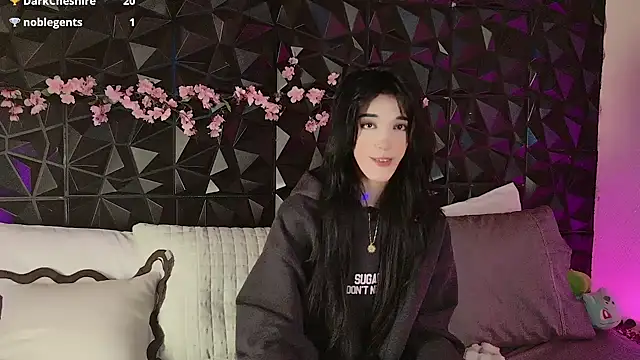 Snapshot of Finibondi chatting on 30, 9, 2025 Finibondi online show from 30, 9, 2025