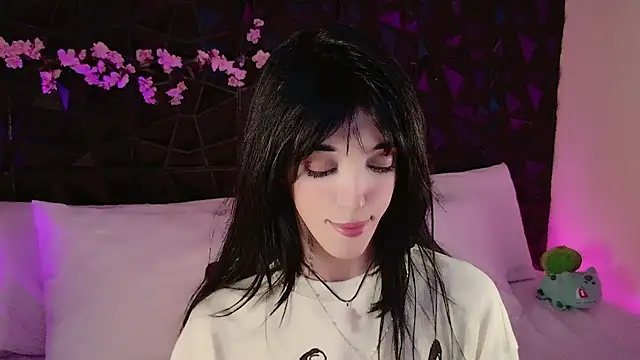 Snapshot of Finibondi chatting on 7, 10, 2025 Finibondi online show from 7, 10, 2025