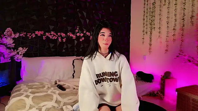 Snapshot of Finibondi chatting on 17, 10, 2025 Finibondi online show from 17, 10, 2025