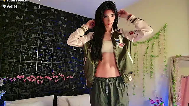 Snapshot of Finibondi chatting on 27, 10, 2025 Finibondi online show from 27, 10, 2025