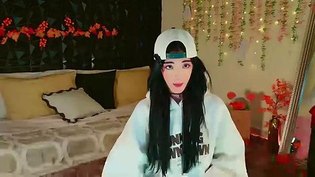 Snapshot of Finibondi chatting on 7, 11, 2025 Finibondi online show from 7, 11, 2025