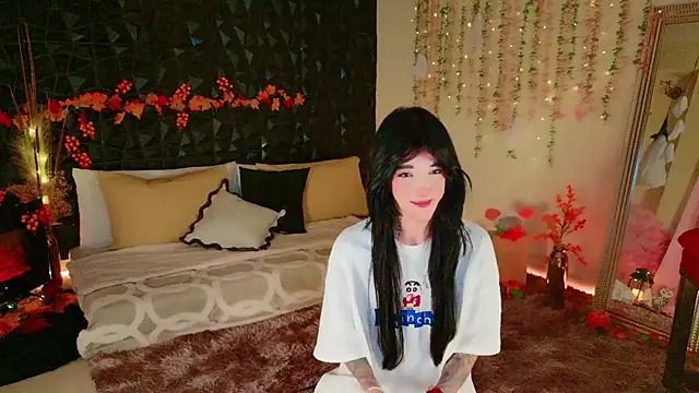 Snapshot of Finibondi chatting on 10, 11, 2025 Finibondi online show from 10, 11, 2025