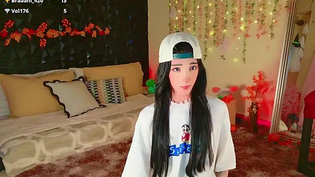 Snapshot of Finibondi chatting on 16, 11, 2025 Finibondi online show from 16, 11, 2025