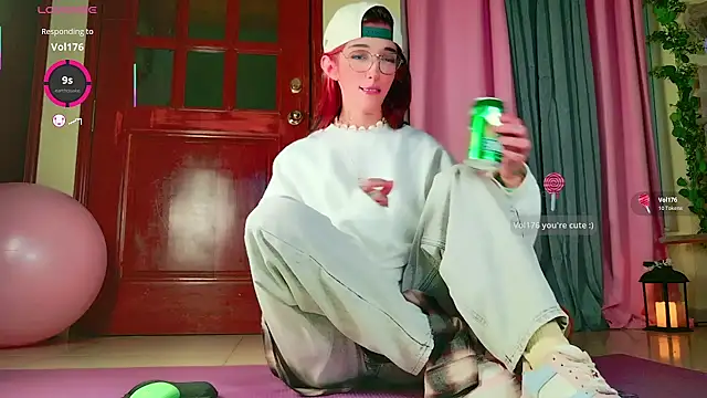 Snapshot of Finibondi chatting on 21, 12, 2025 Finibondi online show from 21, 12, 2025