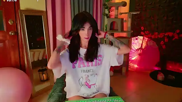 Snapshot of Finibondi chatting on 3, 2, 2026 Finibondi online show from 3, 2, 2026