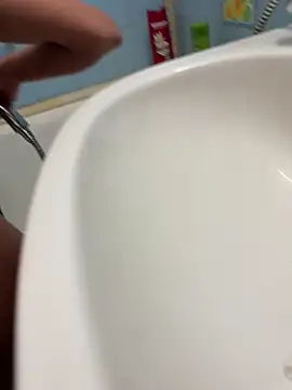 Snapshot of Huncutkuki chatting on 5, 1, 2025 Huncutkuki online show from 5, 1, 2025