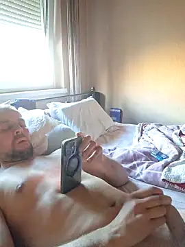 Snapshot of Huncutkuki chatting on 7, 3, 2025 Huncutkuki online show from 7, 3, 2025