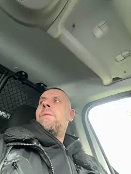 Snapshot of Huncutkuki chatting on 22, 3, 2025 Huncutkuki online show from 22, 3, 2025