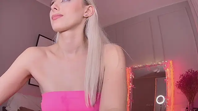 LoryWood online show from 5, 3, 2025