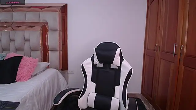 emilyaboott online show from 26, 4, 2026