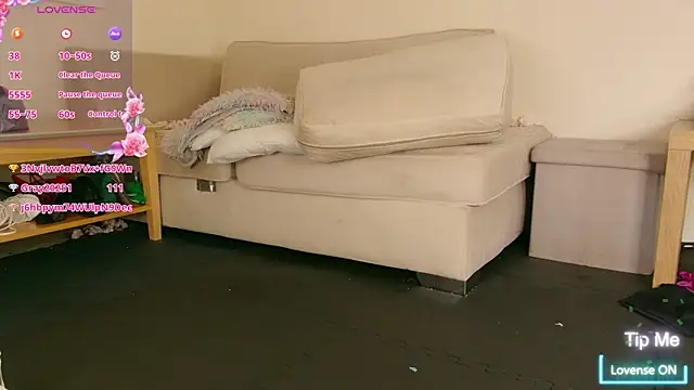 Milky flexy cat online show from 28, 7, 2026