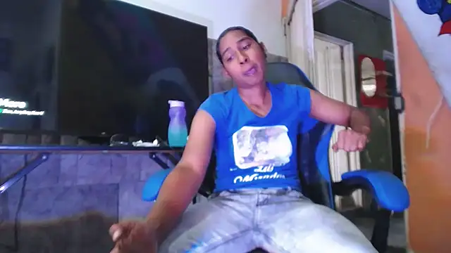 Snapshot of yohatinelly07 chatting on 24, 9, 2025 yohatinelly07 online show from 24, 9, 2025