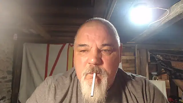 Newfiesausage1972 online show from 9, 2, 2026