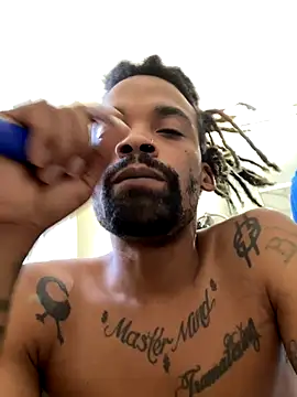 Snapshot of 1BeautyN1Beast chatting on 1, 12, 2024 1BeautyN1Beast online show from 1, 12, 2024