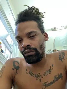 Snapshot of 1BeautyN1Beast chatting on 14, 12, 2024 1BeautyN1Beast online show from 14, 12, 2024