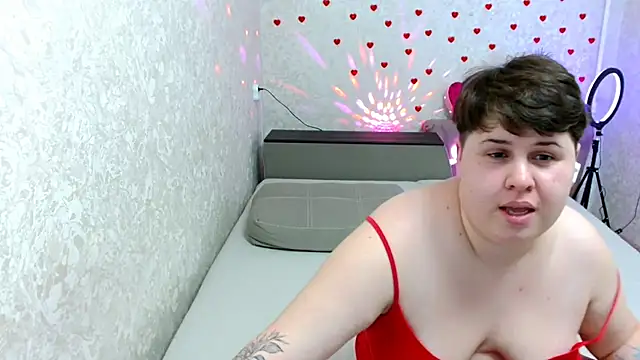 BeckyAndHellen online show from 19, 2, 2025