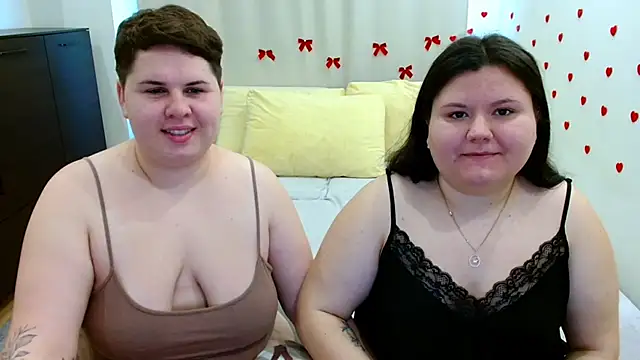 BeckyAndHellen online show from 27, 10, 2025