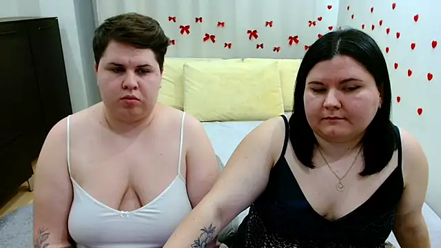 BeckyAndHellen online show from 15, 11, 2025