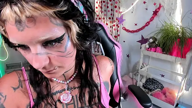 lady sontse  online show from 10, 5, 2026
