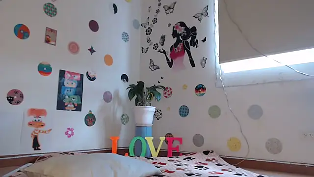 Snapshot of Yaumiko chatting on 28, 1, 2025 Yaumiko online show from 28, 1, 2025