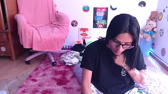 Snapshot of Yaumiko chatting on 9, 3, 2025 Yaumiko online show from 9, 3, 2025