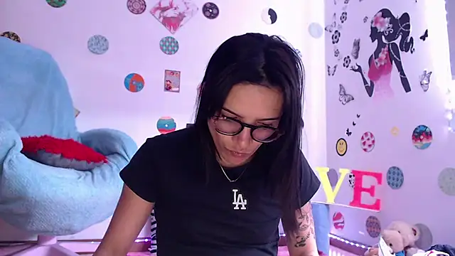 Snapshot of Yaumiko chatting on 18, 3, 2025 Yaumiko online show from 18, 3, 2025