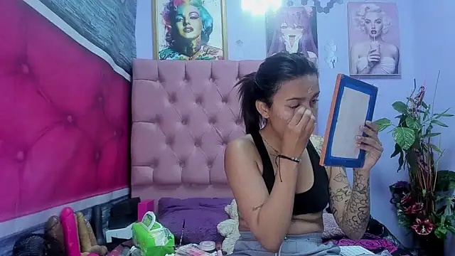 Snapshot of Yaumiko chatting on 15, 10, 2025 Yaumiko online show from 15, 10, 2025