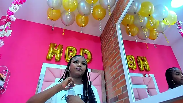 Snapshot of malu_horny_69 chatting on 6, 12, 2024 malu horny 69 online show from 6, 12, 2024