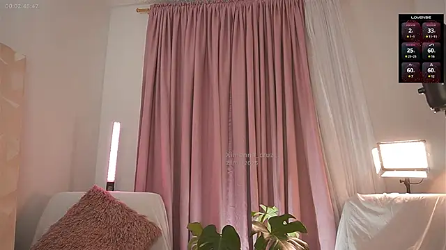 Ximenna Cruz online show from 29, 1, 2025