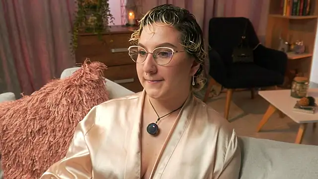 Ximenna Cruz online show from 23, 4, 2026