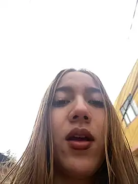 Snapshot of melody-dy chatting on 4, 1, 2025 melody-dy online show from 4, 1, 2025