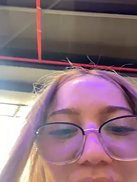 Snapshot of melody-dy chatting on 16, 1, 2025 melody-dy online show from 16, 1, 2025