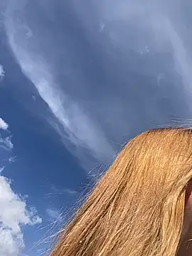 Snapshot of melody-dy chatting on 19, 9, 2025 melody-dy online show from 19, 9, 2025