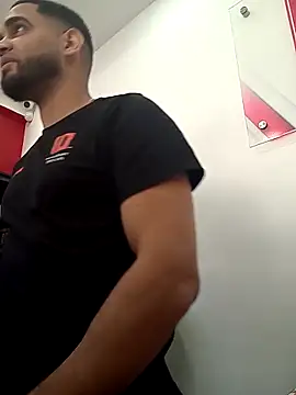 Snapshot of luismanuel_1998 chatting on 1, 12, 2025 luismanuel 1998 online show from 1, 12, 2025