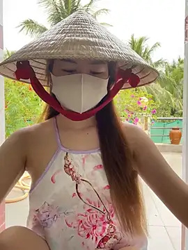 BabyThree  online show from 23, 10, 2025