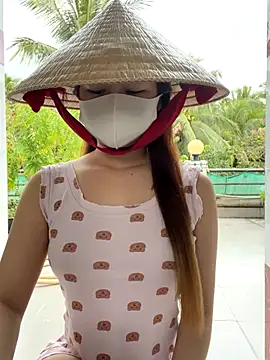 BabyThree  online show from 20, 11, 2025