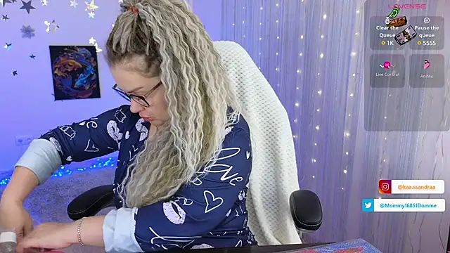 misskaassandraa online show from 19, 1, 2025