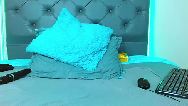 mia xx1 online show from 24, 2, 2025