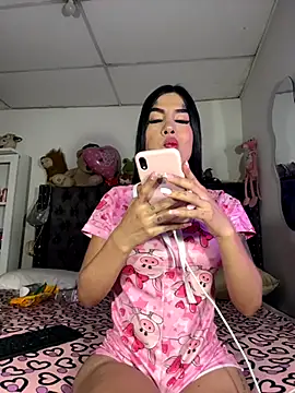 saragill323 online show from 9, 11, 2025