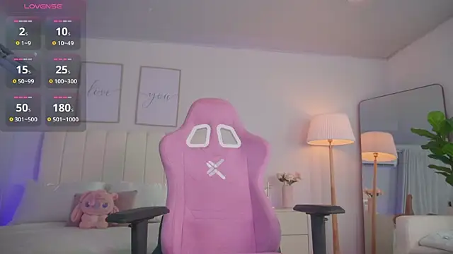 Cristall Bunny online show from 10, 4, 2026