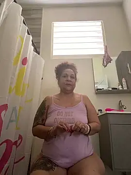 ladycreamypr2 online show from 23, 2, 2026