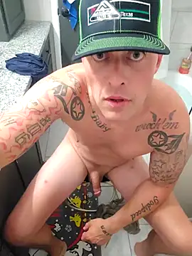 Snapshot of LongandEasy77 chatting on 9, 11, 2025 LongandEasy77 online show from 9, 11, 2025