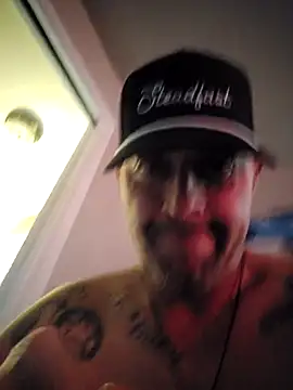 Snapshot of LongandEasy77 chatting on 17, 11, 2025 LongandEasy77 online show from 17, 11, 2025