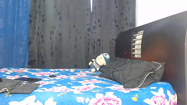 Hot Sharks  online show from 27, 11, 2025